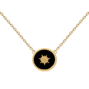 Collier composé d'une chaîne en plaqué or jaune 18 carats et d'un pendentif pastille ronde pavée d'émail de couleur noire avec le motif d'une étoile. Fermoir anneau ressort avec 4 cm de rallonge.
