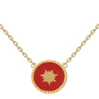 Collier composé d'une chaîne en plaqué or jaune 18 carats et d'un pendentif pastille ronde pavée d'émail de couleur rouge avec le motif d'une étoile. Fermoir anneau ressort avec 4 cm de rallonge.