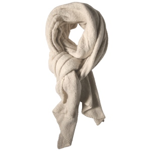 Foulard en 50 % viscose et 50 % laine.