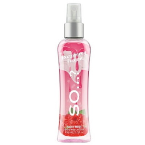 Brume pour le corps Body Mist by So...? Raspberry frappé. Brume corporelle Framboise. Profitez des notes fruitées délicieusement accueillantes de cassis et framboise qui distilleront des notes finales de vanille crémeuse.