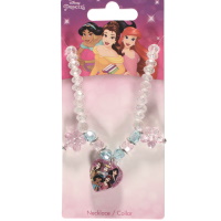 Collier élastique composé de perles et fleurs en matière synthétique multicolore et d'un pendentif en forme de cœur représentant les princesses Disney.