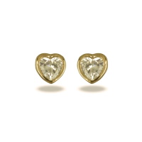 Boucles d'oreilles puces en forme de cœur en plaqué or jaune 18 carats serties d'un oxyde de zirconium blanc.
