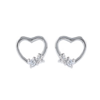 Boucles d'oreilles pendantes en forme de cœur en argent 925/000 rhodié serties de 2 oxydes de zirconium blancs.