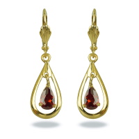 Boucles d'oreilles dormeuses avec un pendant en forme de goutte en plaqué or jaune 18 carats et un pendant en grenat synthétique serti 3 griffes en forme de goutte.