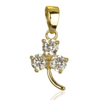 Pendentif trèfle en plaqué or jaune 18 carats serti 3 griffes de trois oxydes de zirconium blancs.