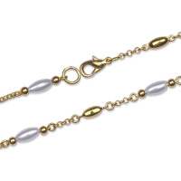Collier en plaqué or jaune 18 carats et perles d'imitation.