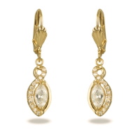 Boucles d'oreilles dormeuses en plaqué or jaune 18 carats avec pendant infini pavé en partie d'oxydes de zirconium blancs et surmonté d'un oxyde de zirconium blanc.