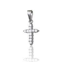 Pendentif croix en argent 925/000 rhodié pavé d'oxydes de zirconium blancs.