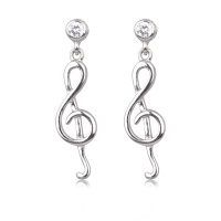 Boucles d'oreilles pendantes en forme de clé de sol en argent 925/000 rhodié surmontées d'un oxyde de zirconium blanc serti clos.