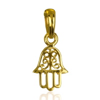 Pendentif main de Fatma en plaqué or jaune 18 carats.