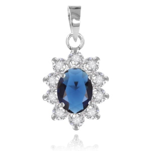Pendentif en argent 925 rhodié serti griffes d'une pierre saphir d'imitation entourée d'oxydes de zirconium blancs.