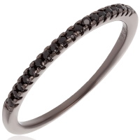 Bague alliance en argent 925/000 rhodié noir pavée en partie d'oxydes de zirconium noirs.