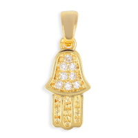 Pendentif main de Fatma en plaqué or jaune 18 carats pavé d'oxydes de zirconium blancs.