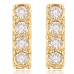 Boucles d'oreilles barres droites en plaqué or 18 carats serties d'oxydes de zirconium blanc.