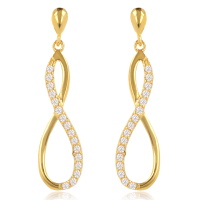 Boucles d'oreilles pendantes en forme du symbole de l'infini en plaqué or jaune 18 carats pavées en partie d'oxydes de zirconium blancs. 