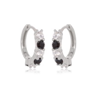 Boucles d'oreilles créoles en argent 925/000 rhodié serties 4 griffes d'oxydes de zirconium blancs et noirs.