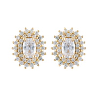 Boucles d'oreilles puces de forme ovale en plaqué or jaune 18 carats pavées d'oxydes de zirconium blancs et surmontées d'un oxyde de zirconium blanc serti 4 griffes.