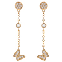 Boucles d'oreilles pendantes en plaqué or jaune 18 carats composées d'une puce pavée d'oxydes de zirconium blancs et d'une chaîne avec un oxyde de zirconium blanc serti clos et un papillon pavé d'oxydes de zirconium blancs.