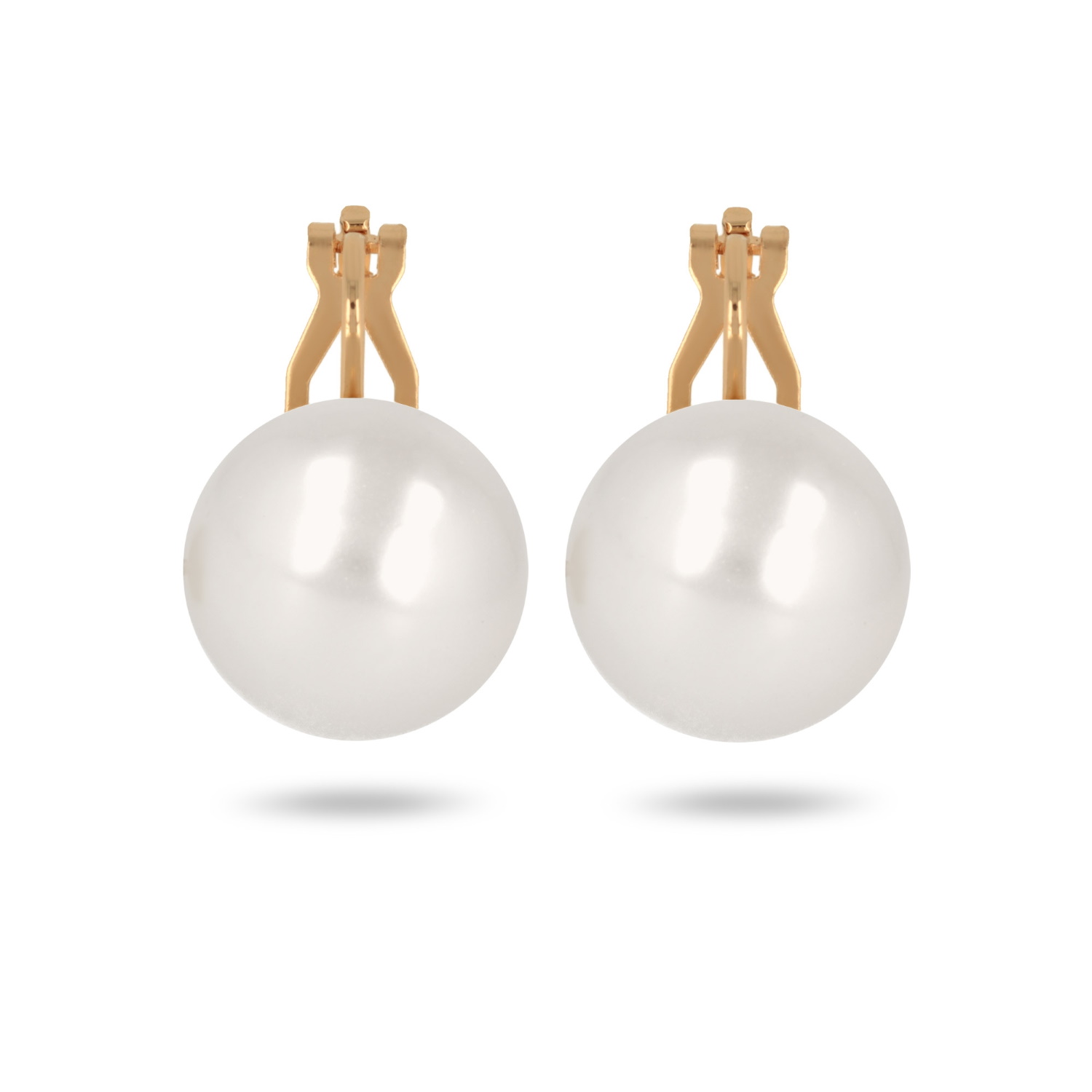 Boucles d'oreilles pendantes fermoir clip en plaqué or jaune 18 carats surmontées d'une perle de Majorque d'imitation de couleur blanche. Boule Pendantes Perle  Adolescent Adulte Femme Fille Indémodable 