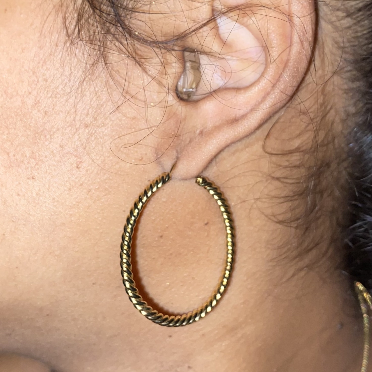 Boucles d'oreilles créoles fil torsade en plaqué or jaune 18 carats. Créoles  Adolescent Adulte Femme Fille Indémodable 