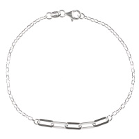 Bracelet composé d'une chaîne de deux mailles différentes en argent 925/100.