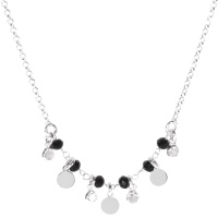 Collier composé d'une chaîne avec pampilles rondes lisses en argent 925/000 rhodié, 4 pampilles rondes d'oxydes de zirconium blancs serties clos et des perles de couleur noire. Fermoir mousqueton avec 3 cm de rallonge.