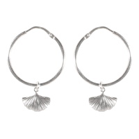 Boucles d'oreilles créoles avec pendant feuille de ginkgo en argent 925/000.