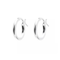 Boucles d'oreilles créoles fil carré en argent 925/000.