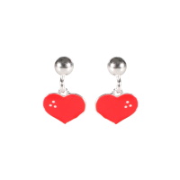 Boucles d'oreilles pendantes en forme de cœur en argent 925/000 et émail de couleur rouge.