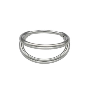 Piercing pour nez ou oreille en acier chirurgical argenté.