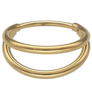 Piercing pour nez ou oreille en acier chirurgical doré.