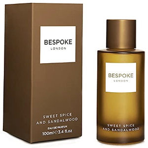 Eau de parfum Bespoke pour homme. Parfum épices douces et bois de santal.