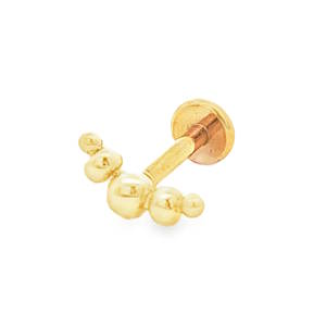 Sublime piercing, confectionné en acier doré qui illumine le visage. Le design minimaliste et contemporain de ce piercing en font un accessoire de choix pour rehausser votre allure au quotidien. Idéal pour un style discret, ce piercing se marie avec toutes vos tenues.
