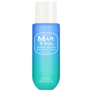 Body mist Mar e Sol Radiant tuberose et coconut cream. Brume pour le corps pour femme avec un parfum délicat et exotique. La tubéreuse, avec sa senteur florale intense et crémeuse, se marie parfaitement avec la douceur et la richesse de la crème de coco, offrant une fragrance à la fois envoûtante et apaisante, idéale pour les amateurs de parfums floraux et gourmands.