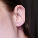Boucles d'oreilles puces croix en argent 925/000 rhodié serties d'un oxyde de zirconium blanc. Croix Puce Strass  Adolescent Adulte Femme Fille Indémodable 