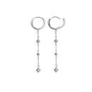 Boucles d'oreilles créoles en argent 925/000 rhodié pavée en partie d'oxydes de zirconium blancs et une chaînette avec trois losanges sertis d'oxydes de zirconium blancs. Créoles Losange Pendantes Strass  Adolescent Adulte Femme Fille Indémodable 