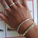 Bracelet jonc rigide en acier argenté et cristaux synthétiques. Jonc Rigide  Adolescent Adulte Femme Fille Indémodable 