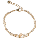 Bracelet triple rangs composé d'une chaîne en acier doré, d'une chaîne en acier doré avec perles de couleur blanche et d'une chaîne en acier doré avec une pierre de couleur blanche sertie clos de forme ovale.<br/>Fermoir mousqueton avec 3 cm de rallonge. Multirangs Ovale Perle  Adolescent Adulte Femme Fille Indémodable 