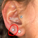Boucles d'oreilles puces en argent 925/000 rhodié et oxydes de zirconium sertis 4 griffes. Puce Rond  Adolescent Adulte Femme Fille Indémodable 
