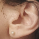 Boucles d'oreilles en plaqué-or et perle d'imitation. Boule Perle  Adulte Enfant Femme Fille Indémodable Mariage 