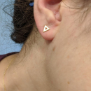 Boucles d'oreilles en plaqué or. Triangle  Adolescent Adulte Enfant Femme Indémodable 