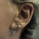 Petites boucles d'oreilles plumes en plaqué or 18 carats. Plume  Adolescent Adulte Femme Fille Indémodable 
