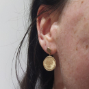 Boucles d'oreilles pendantes au motif arbre de vie en plaqué or 18 carats avec fermoir tige/poussettes. Arbre Pendantes Rond  Adolescent Adulte Femme Fille Indémodable Nature Symboles 