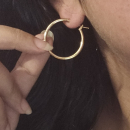Paire de boucles d'oreilles créoles en plaqué or jaune 18 carats.<br/>Fil rond. Créoles Rond  Adolescent Adulte Femme Fille Indémodable 