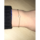Bracelet cercle évidé en plaqué or jaune 18 carats serti d'oxydes de zirconium blancs. Rond  Adolescent Adulte Femme Fille Indémodable 