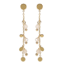 Boucles d'oreilles pendantes composées d'une chaîne avec pampilles fleurs en acier doré et de perles de couleur blanche. Pendantes Perle  Adolescent Adulte Femme Fille Fleurs Indémodable 