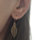 Boucles d'oreilles pendantes au motif de feuilles en plaqué or jaune 18 carats. Feuille Pendantes  Adolescent Adulte Femme Fille Indémodable Nature 