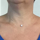 Collier en fil nylon avec fermoir anneau ressort en argent 925/000 rhodié et oxyde de zirconium griffé argent 925/000 rhodié. Carré  Adolescent Adulte Femme Fille Indémodable 