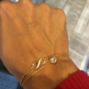 Bracelet en plaqué or et oxyde de zirconium. Carré  Adolescent Adulte Femme Fille Indémodable 