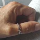 Bague double ligne avec signe infini en acier argenté et deux cristaux sertis clos en verre. Infini  Adolescent Adulte Femme Fille Indémodable Symboles 